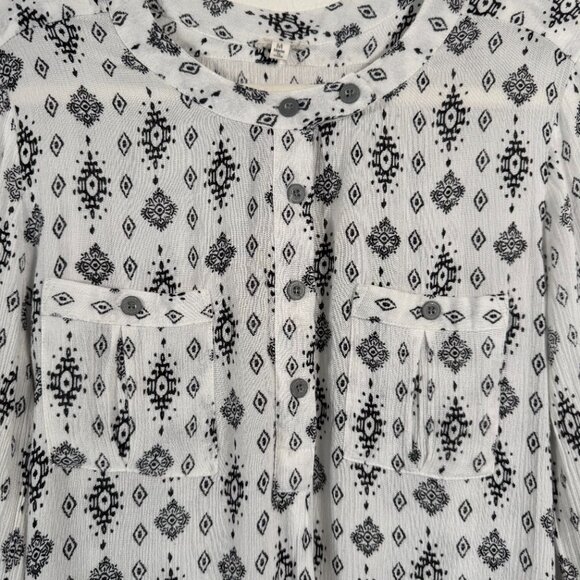 En Cream Black White Aztec Print Button Front Henley Hi-Low Hem Tunic Top Size M - Picture 3 of 10